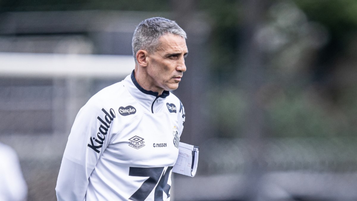 Juan Pablo Vojvoda não conta com Neymar para o clássico contra o São Paulo Juan Pablo Vojvoda não conta com Neymar para o clássico contra o São Paulo