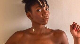 Falar de política é necessário, diz Késia Estácio, do "Fora de Hora"