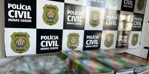 Figurinhas falsas da Copa do Mundo são apreendidas em MG