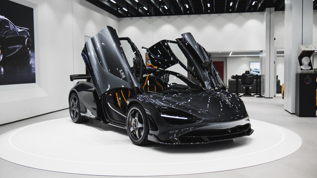 Photo: carros.ig.com.br Only One McLaren 750S Le Mans Arrives in Brazil