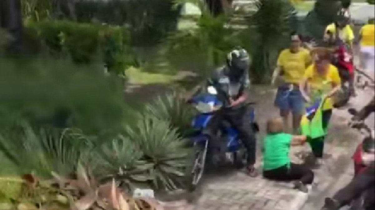Vídeo: mulher é atropelada durante motociata de Bolsonaro na Paraíba