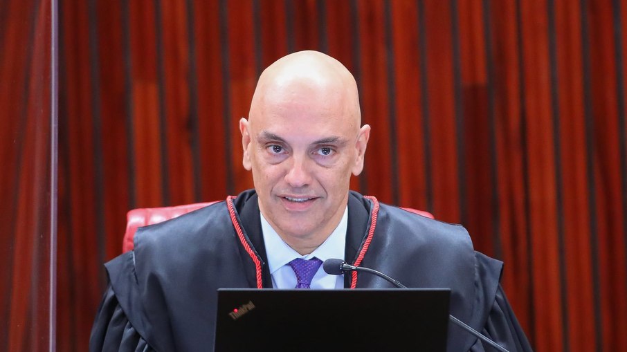 Ministro do STF Alexandre de Moraes prorrogou por 15 dias o prazo para a PF concluir as investigações sobre atuação de Ivan Rejane Fonte