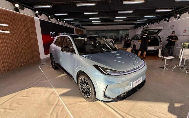 Baic estreia no Brasil com Arcfox T1 em outubro