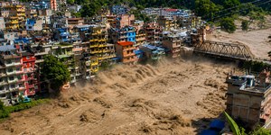 Enchente no Nepal atinge rota turística que leva ao Himalaia