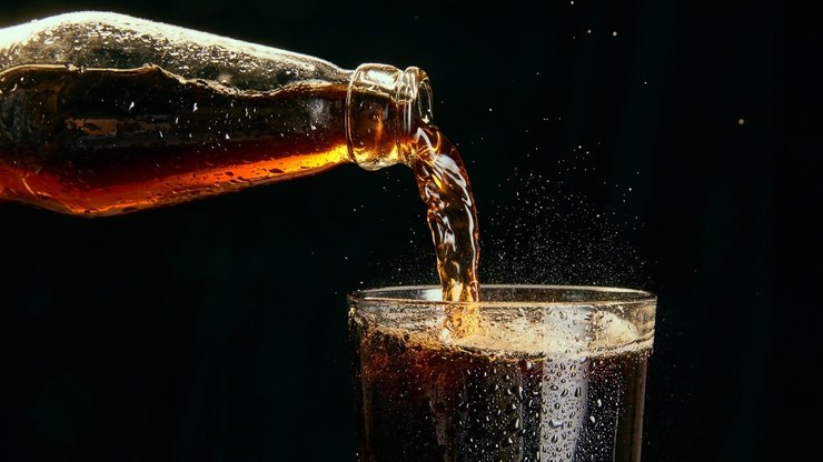 Beber Coca-Cola todo dia faz mal? Veja o que dizem especialistas
