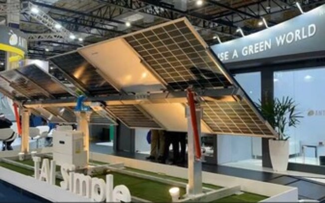 A Antaisolar apresenta a gama completa de produtos para telhado e sistema de rastreamento líder na Intersolar S.A. em 2023.