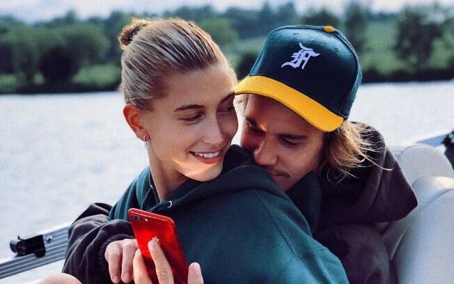 Hailey Baldwin desmente casamento com Justin Bieber: 