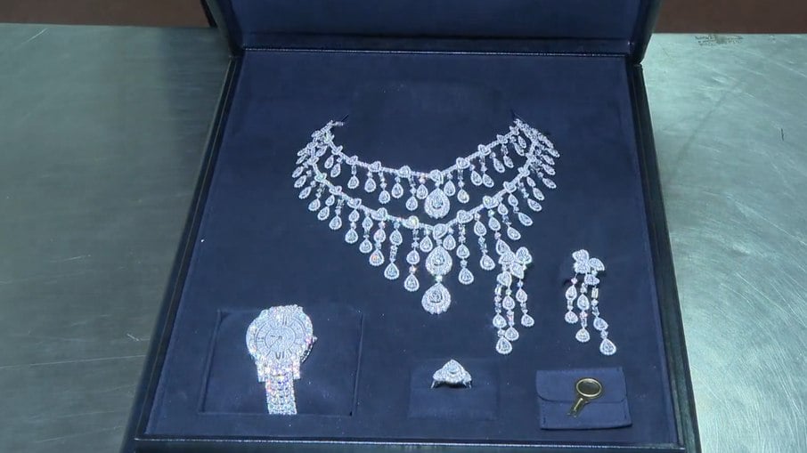 O conjunto de joias da marca Chopard são avaliadas em R$ 16,5 milhões