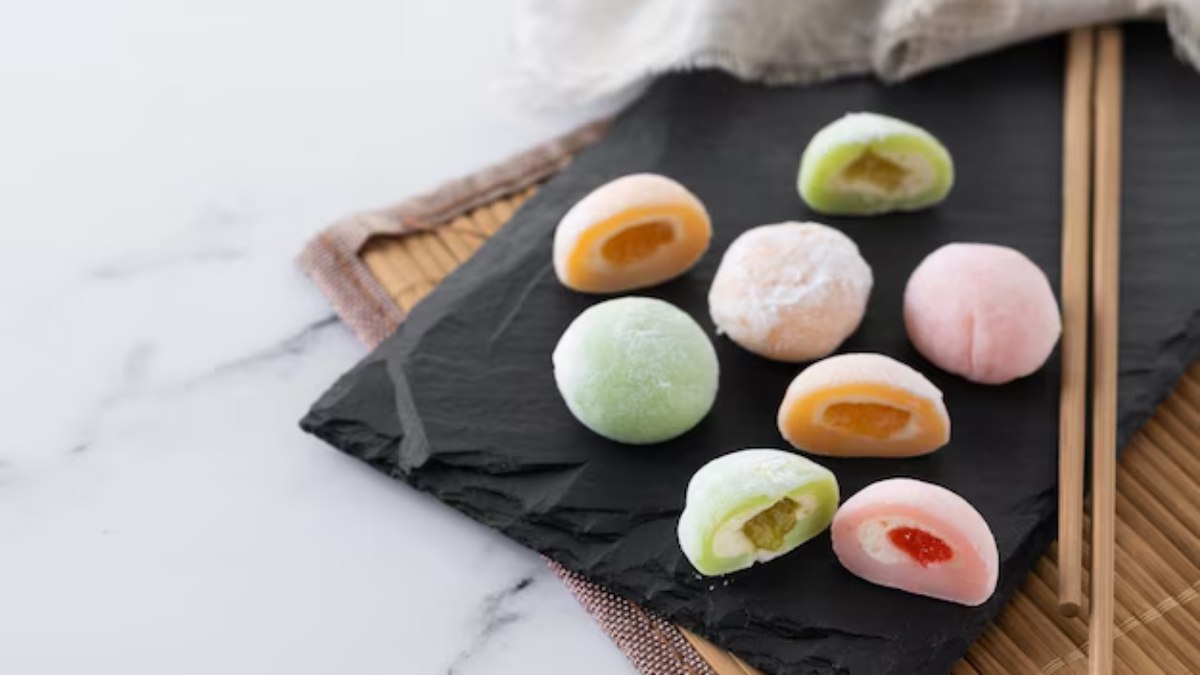 Segundo a crença japonesa, comer mochi na virada do ano traz prosperidade, boa sorte e longevidade. 