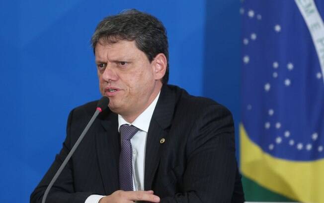Ministro garante logística nacional durante a crise da covid-19 Ministro falou durante coletiva de imprensa