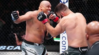 Marcos Pezão finaliza Andrei Arlovski no UFC Vegas 63