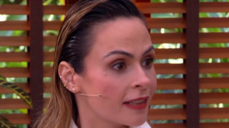 Ana Paula veta presentes luxuosos e sugere doações