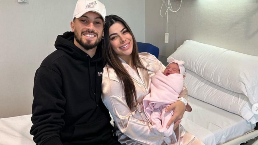 Nasce Antonella, filha de Vitoria Telles com o jogador Alex Telles