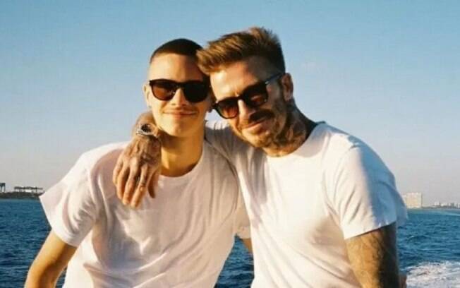 Beckham aproveita férias para estrear seu luxuoso superiate de 38 milhões