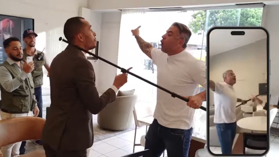 Jornalista Ben Mendes é agredido durante gravação em loja Jornalista Ben Mendes é agredido durante gravação em loja