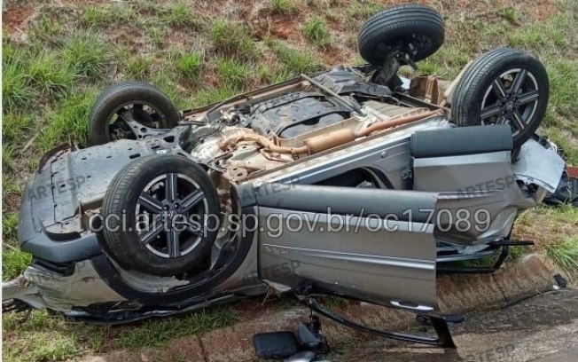 Motorista morre e duas pessoas ficam feridas em grave acidente na SP-333 Motorista morre e duas pessoas ficam feridas em grave acidente na SP-333
