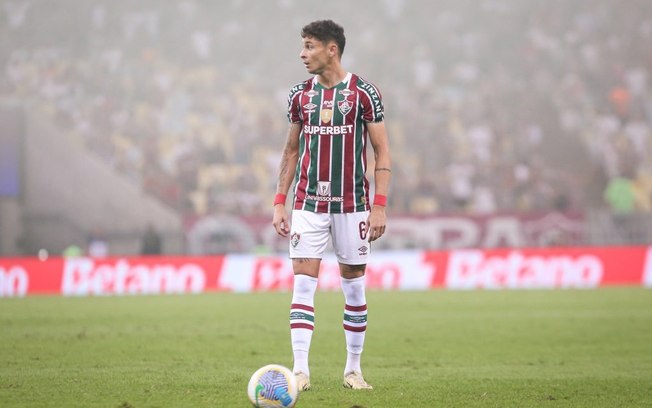 Sem saber se vai jogar a Série A ou Série B de 2025, o Fluminense já se movimenta para renovar com lateral Sem saber se vai jogar a Série A ou Série B de 2025, o Fluminense já se movimenta para renovar com lateral