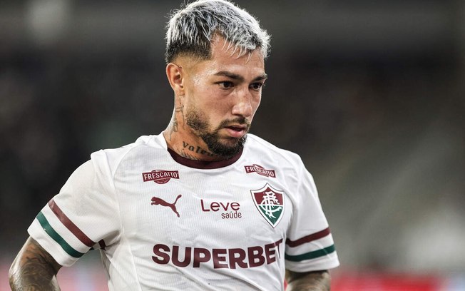 Lucho Acosta garantiu os três pontos para o Fluminense Lucho Acosta garantiu os três pontos para o Fluminense