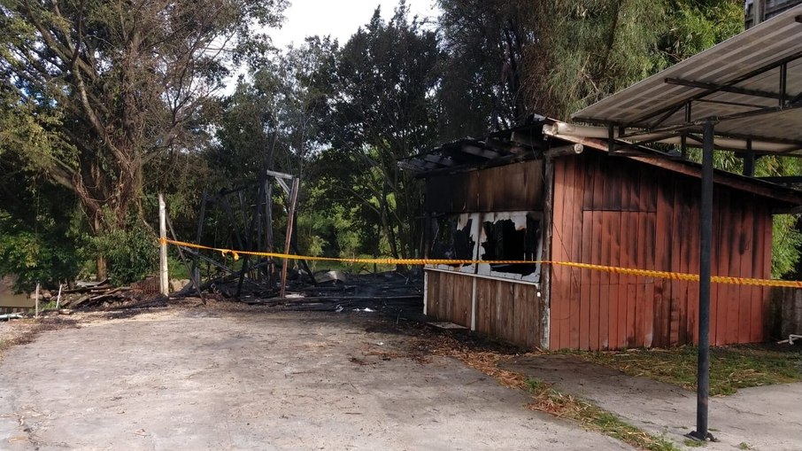 Incêndio em propriedade de homem-bomba em SC deixa ex-mulher gravemente ferida