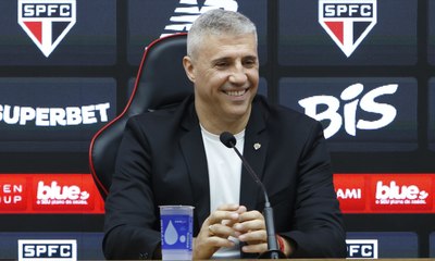 'Televisão e cervejinha': Crespo diz como vai analisar os rivais