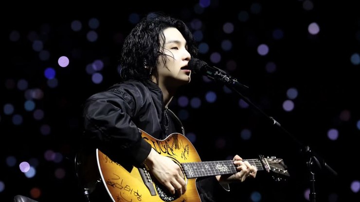 SUGA, do BTS, é último integrante a terminar serviço militar