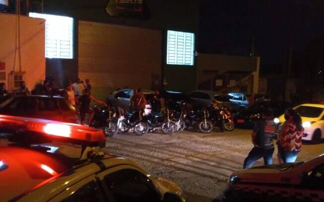Estabelecimento na Zona Norte de Sorocaba foi fechado por aglomerar mais de 300 pessoas Estabelecimento na Zona Norte de Sorocaba foi fechado por aglomerar mais de 300 pessoas