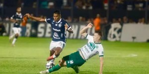 Série B: torcida do Remo faz alusão à tragédia da Chapecoense