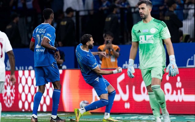Benzema deixa o Al-Hilal após passagem curta na Arábia Saudita