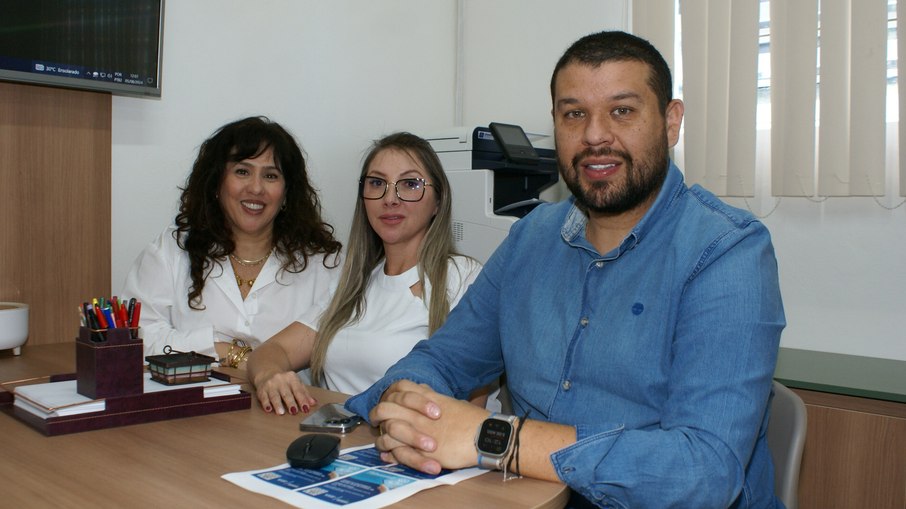 Paula Nista, diretora UPA Valinhos; Josiane Camargo, secretária adjunta e João Gabriel, secretário de saúde Paula Nista, diretora UPA Valinhos; Josiane Camargo, secretária adjunta e João Gabriel, secretário de saúde
