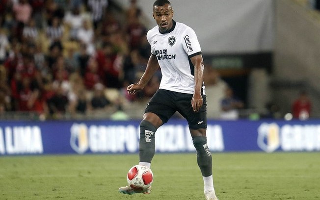 Marlon Freitas tem 80 jogos pelo Botafogo, com quatro gols marcados e seis assistências