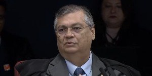 Dino vota a favor da responsabilização de redes sociais por postagens dos usuários