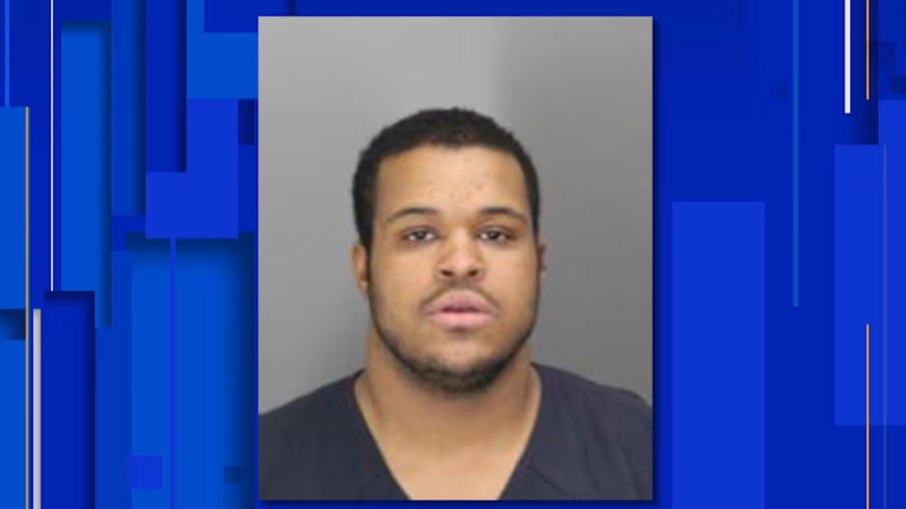 Gyasi Arnez Stribling atirou contra a irmã após uma discussão. O crime ocorreu em janeiro de 2021, em Southfield, no Condado de Oakland, Michigan. Gyasi Arnez Stribling atirou contra a irmã após uma discussão. O crime ocorreu em janeiro de 2021, em Southfield, no Condado de Oakland, Michigan.