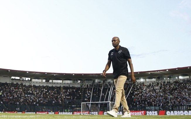 Caçapa lamenta perda do título da Recopa e fala sobre o novo treinador do Botafogo: ‘trabalhar bastante’ Caçapa lamenta perda do título da Recopa e fala sobre o novo treinador do Botafogo: ‘trabalhar bastante’