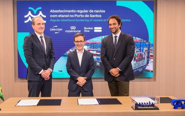 Etanol abastece navios regularmente no Porto de Santos