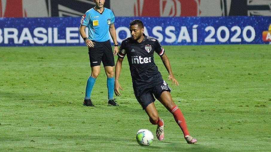 Reinaldo está na mira do Fluminense