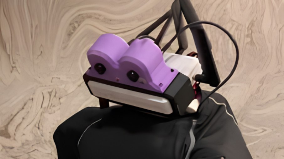 Tau Robotics comercializa serviço de limpeza com robôs humanoides