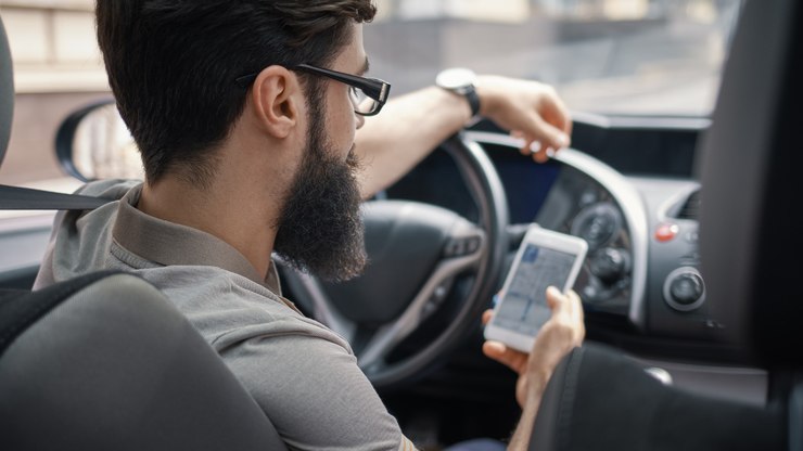 Risco no volante: celular aumenta em 400% o risco de acidentes