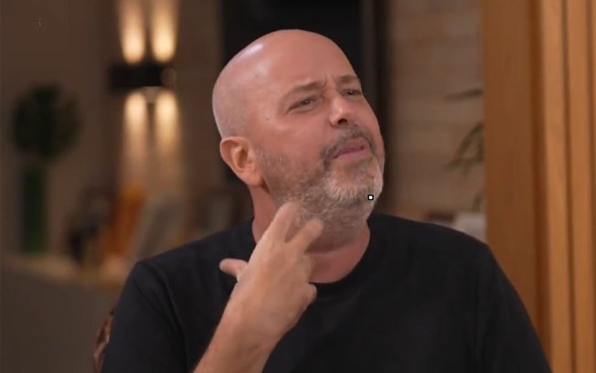 Alex Escobar também manda mensagem aos espectadores Alex Escobar também manda mensagem aos espectadores