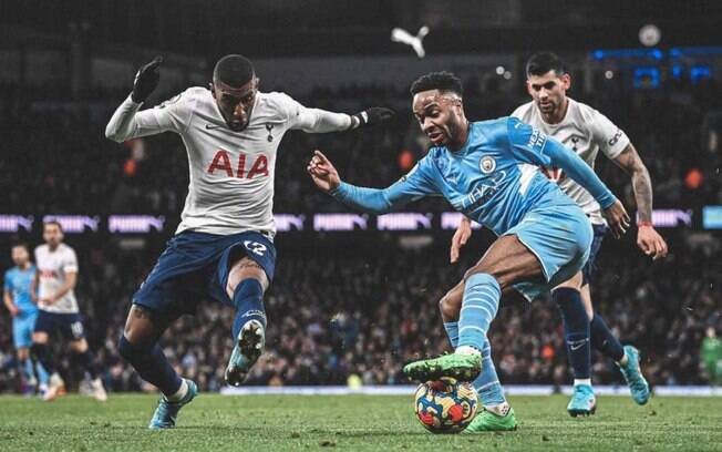 Emerson Royal destaca vitória contra o Manchester City e evolução no Tottenham: 'Fizemos grande partida'