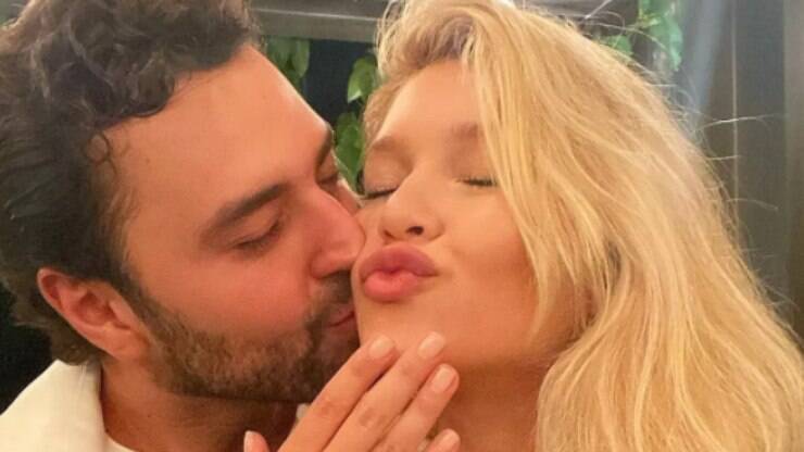 Filha de Leandro, Lyandra Costa é pedida em casamento