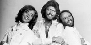 Bee Gees: box revisita clássicos com remixes inéditos e raridades