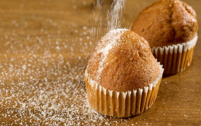 Receita de bolinho de chuva com banana deliciosa e fácil de fazer