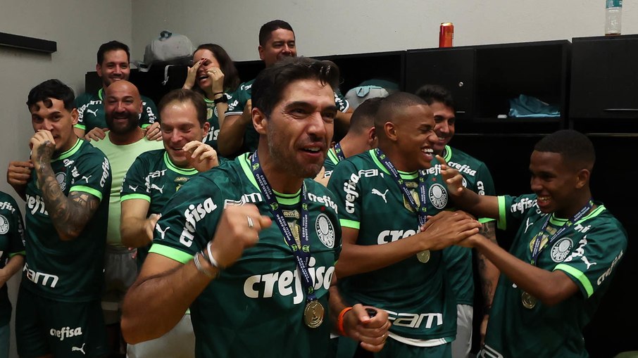 Em reunião, Abel Ferreira indica que permanecerá no Palmeiras