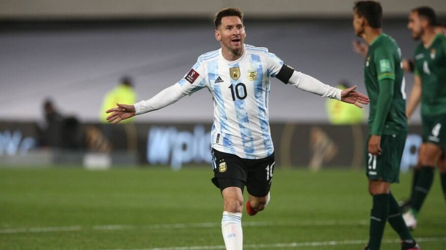 Loco Abreu sai em defesa de Messi na Argentina