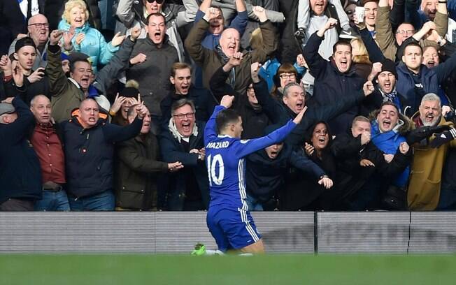 Eden Hazard fez o segundo do Chelsea diante do rival Arsenal