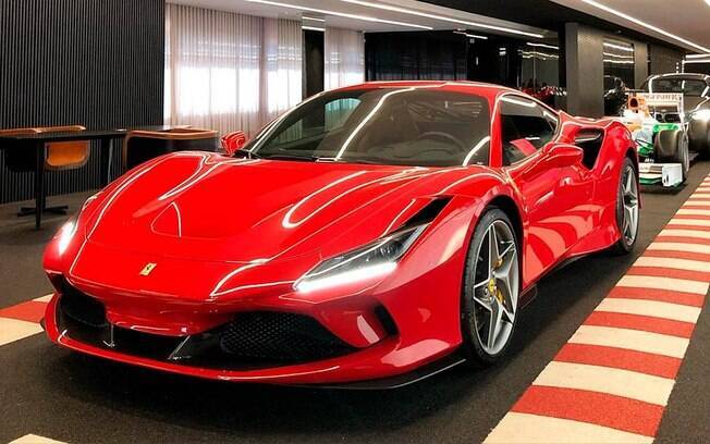 Ferrari F8 Tributo foi comprada em uma loja de Belo Horizonte. Superesportivo veio para substituir o 488 GTB