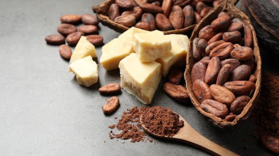 O chocolate verdadeiro sempre terá como base massa de cacau, manteiga de cacau e açúcar O chocolate verdadeiro sempre terá como base massa de cacau, manteiga de cacau e açúcar