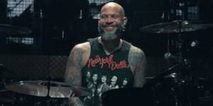 Baterista deixa Guns N' Roses após 19 anos
