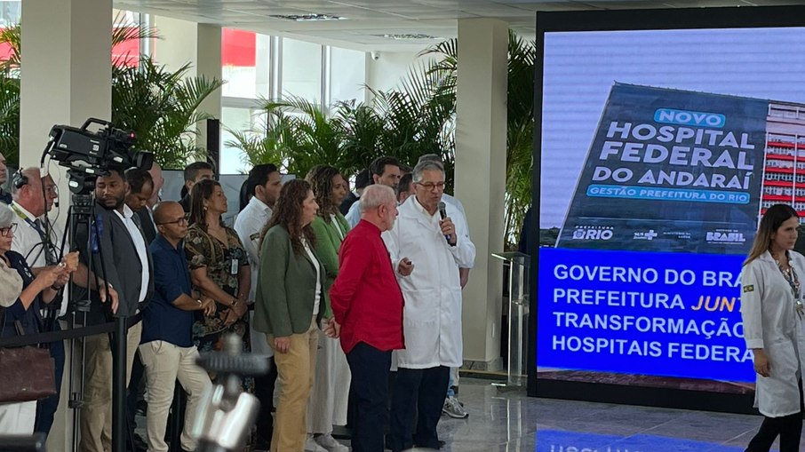 O Ministro da Saúde Alexandre Padilha (PT) participou da apresentação ao lado do Presidente Lula (PT)