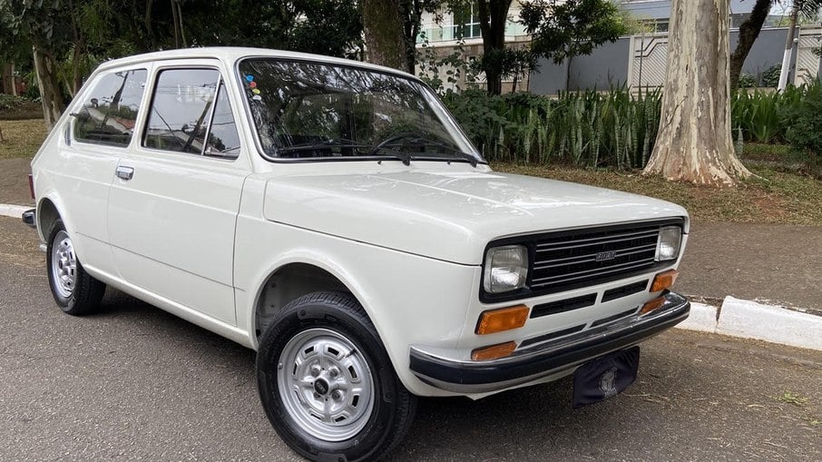 Fiat 147 GL de 1978 em perfeito estado de conservação tem desempenho satisfatório um compacto da época